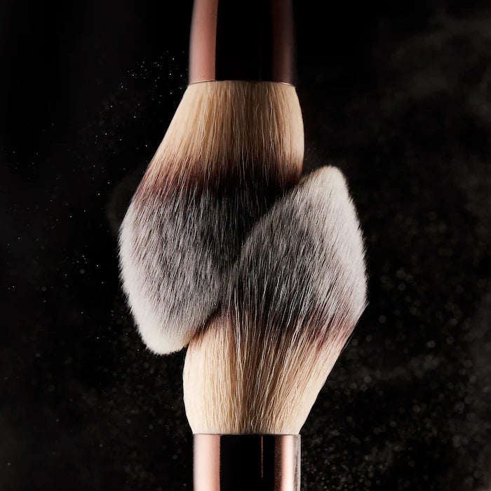 Hourglass Veil™ Powder Brush - PRE ORDEN